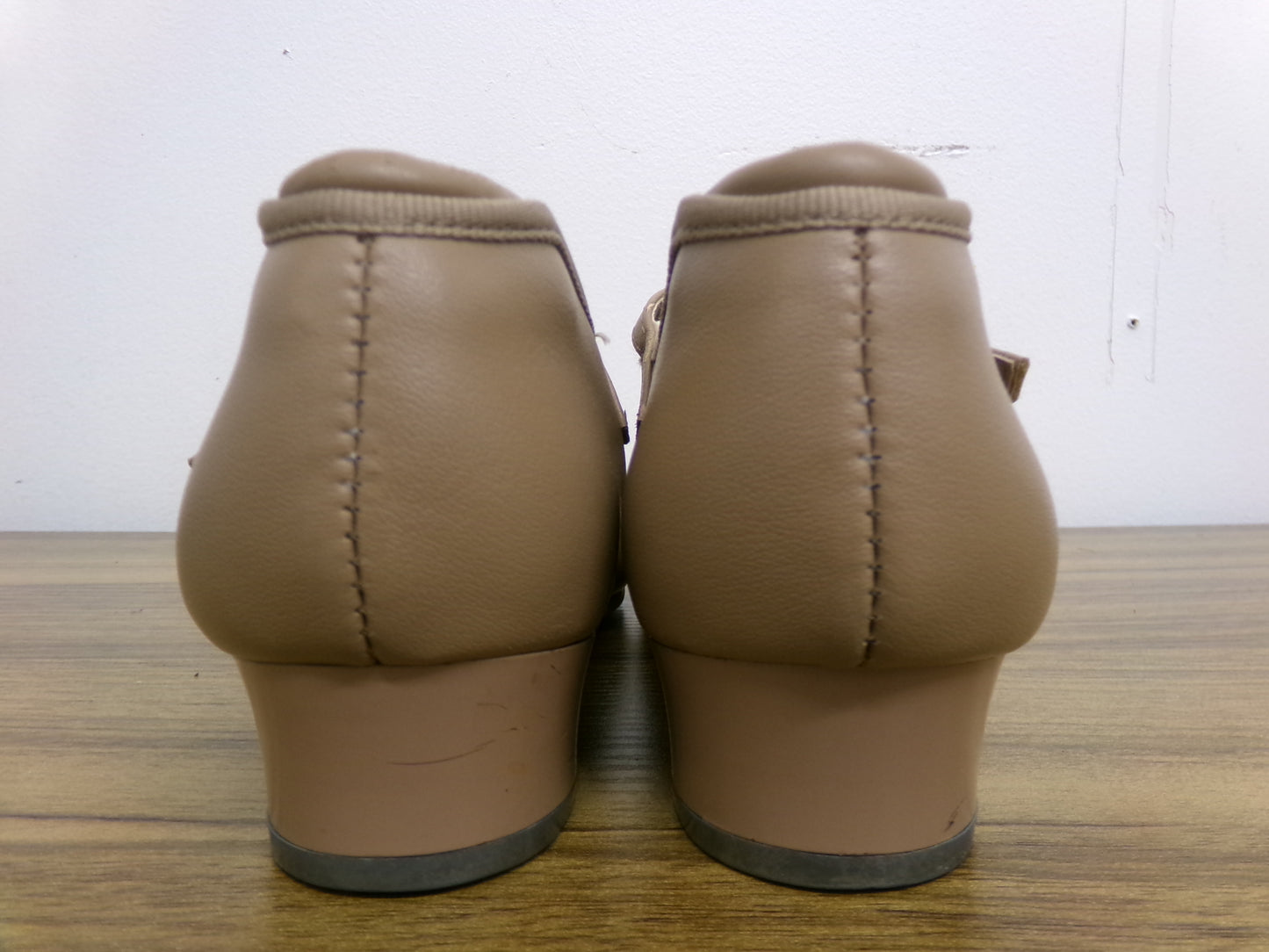 Pre-Owned Tap Shoes Danshuz 753 Adult 5M Tan Mary Jane Buckle