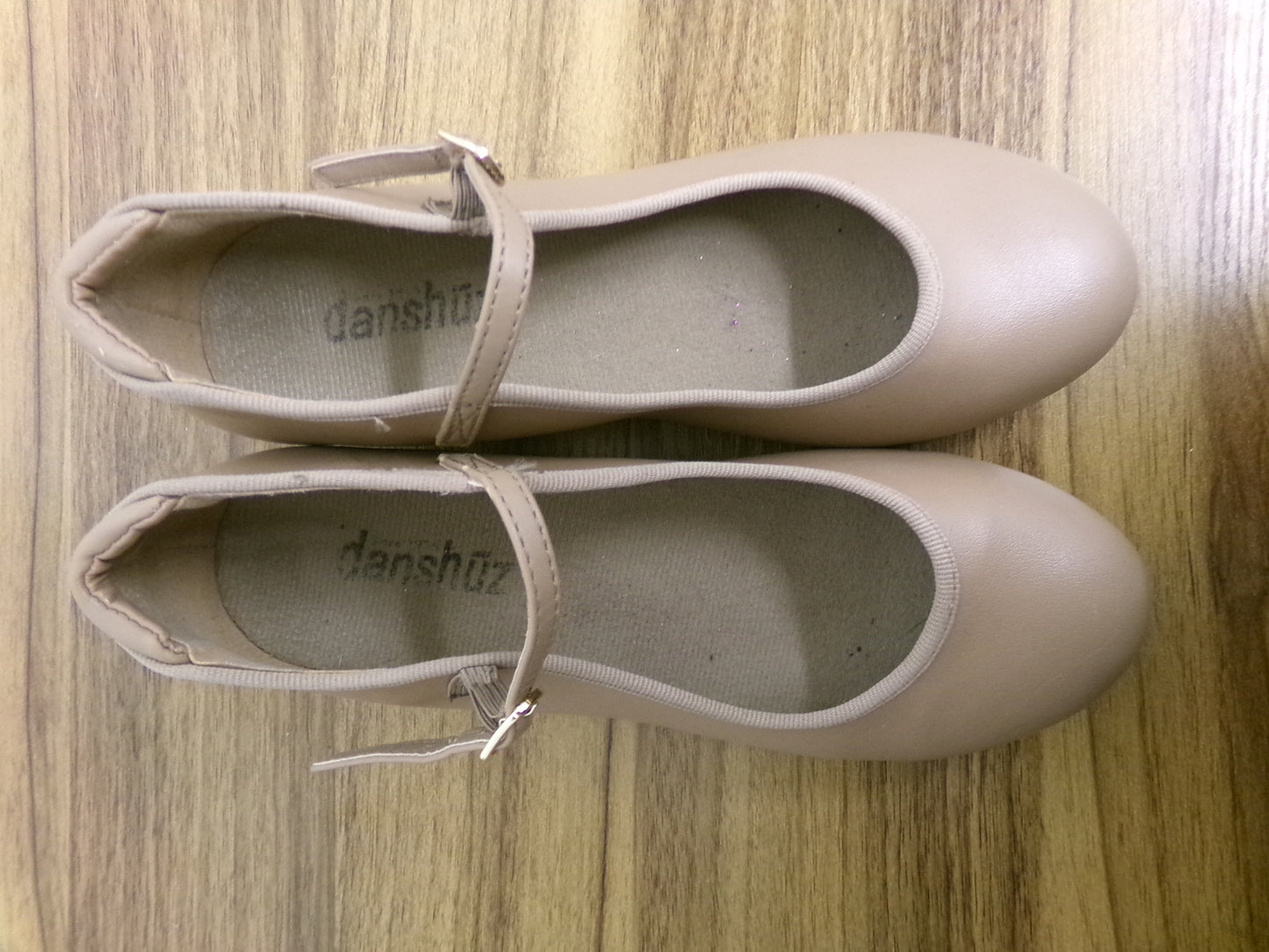Pre-Owned Tap Shoes Danshuz 753 Adult 5M Tan Mary Jane Buckle
