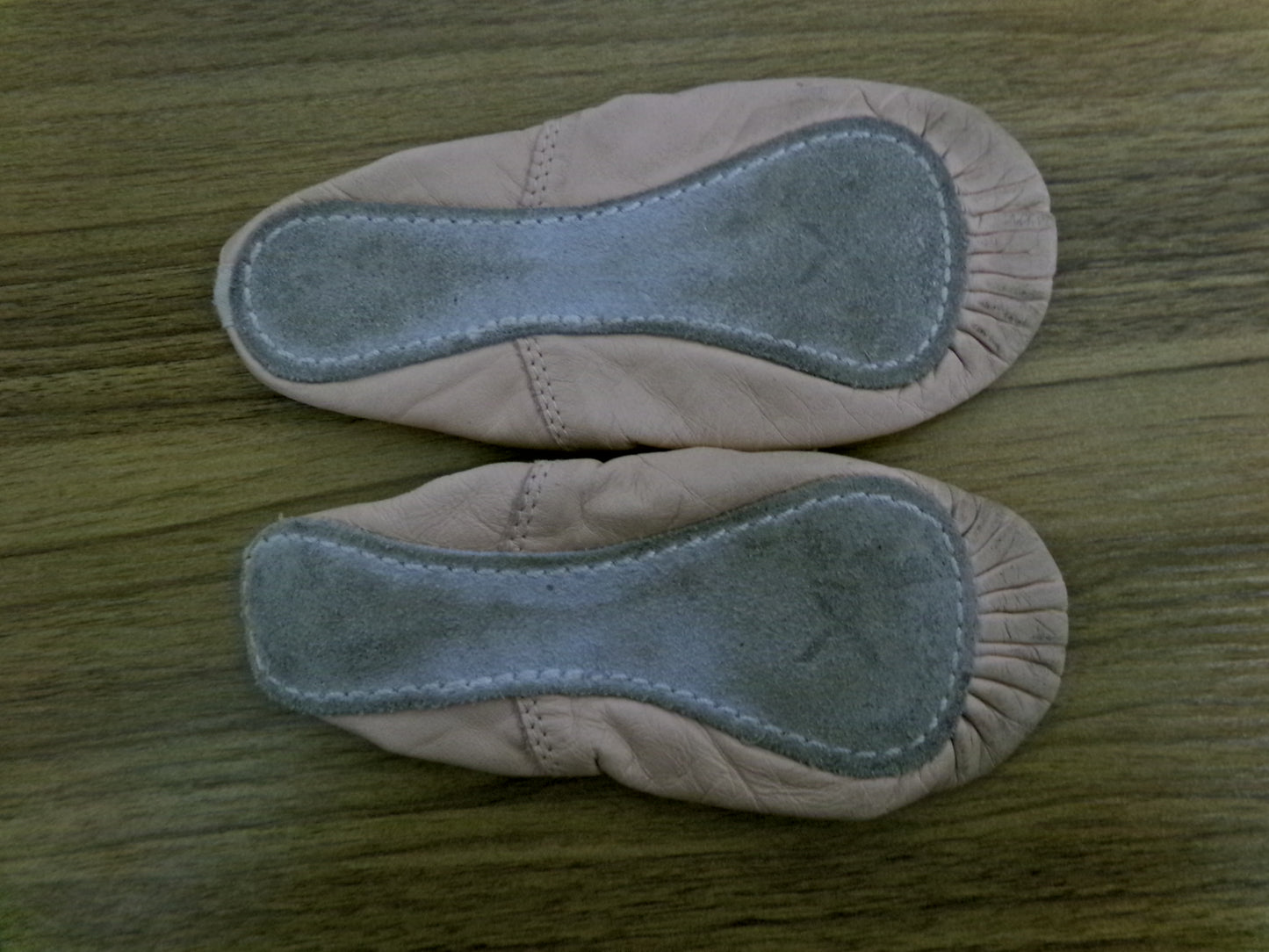 Pre-Owned Ballet Shoes Pink Capezio 205C Daisy Child 11M Leather Strap Full Sole