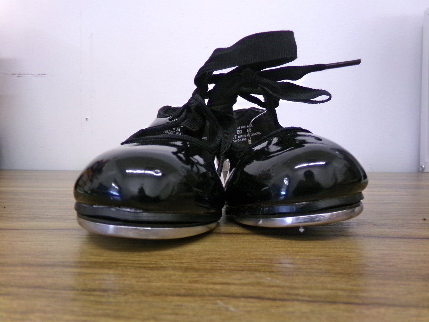 Pre-Owned Tap Shoes Capezio Big Kids 9M Tyette Man Made Elastic Student