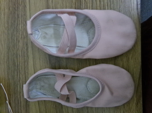 Pre-Owned Ballet Shoes Stelle 12M Child Canvas Split Sole Cross Straps Pink
