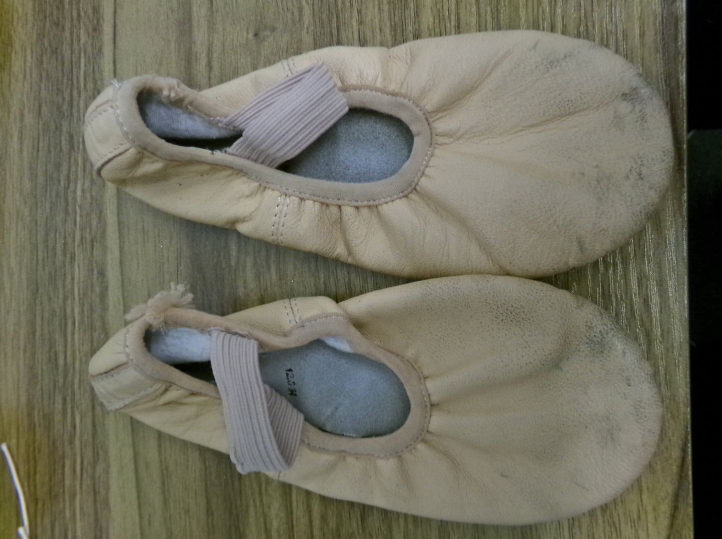 Pre-Owned Ballet Shoes DUX Dance Kids 12.5M Man Made Full Sole