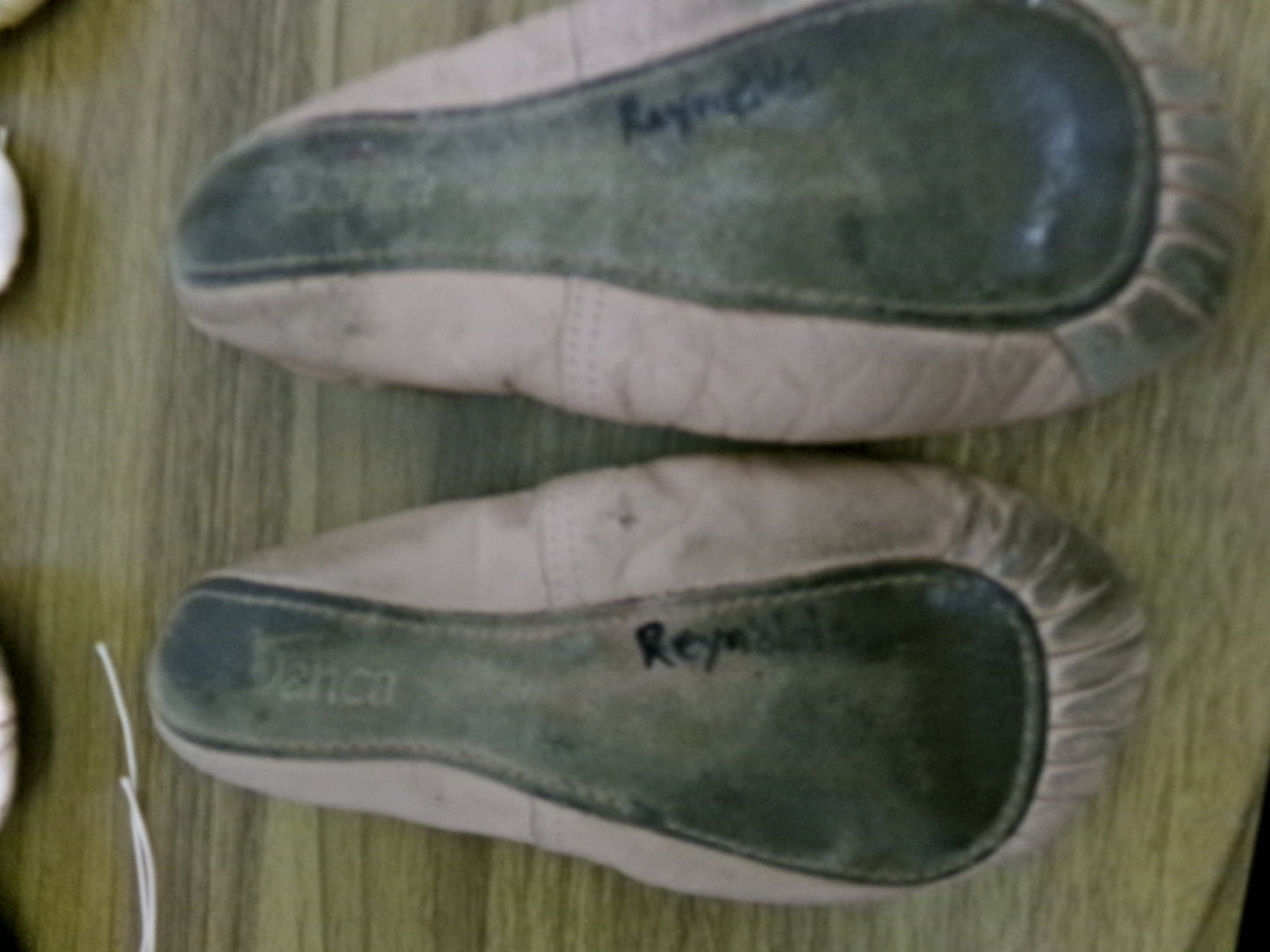 Pre-Owned Ballet Shoes SoDanca Kids 1.5D Pull On Leather Single Strap Full Sole