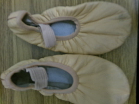 Pre-Owned Ballet Shoes DUX Dance Kids 13M Man Made Full Sole (Copy)