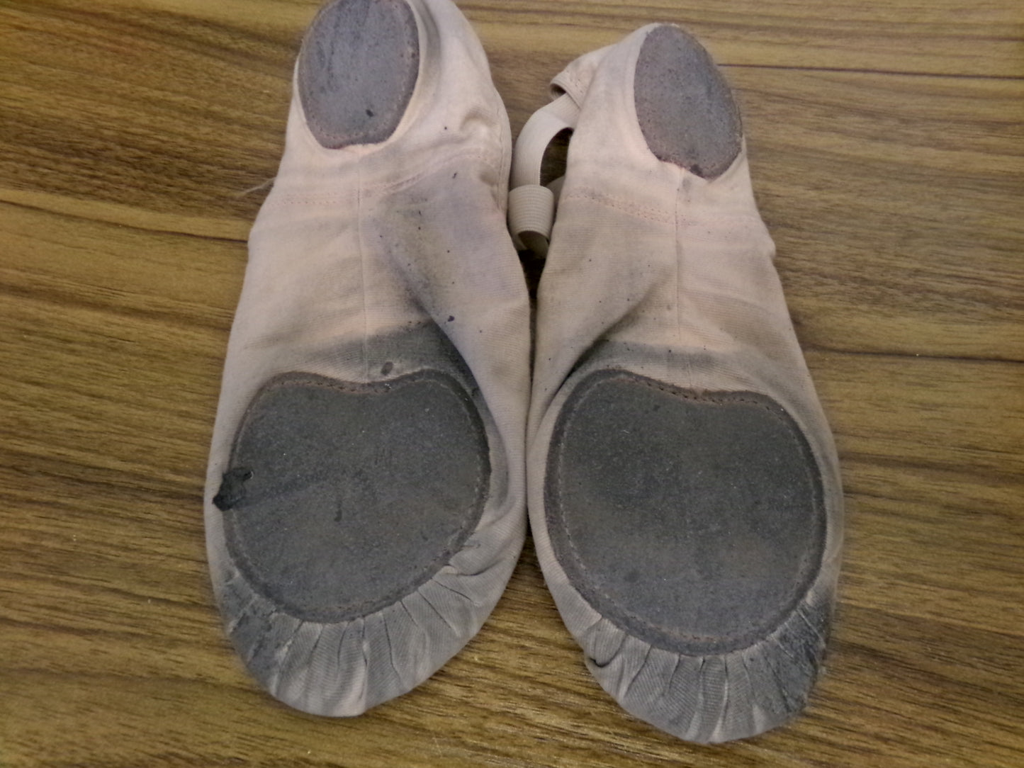 Pre-Owned Ballet Shoes So Danca SD16 8B Adult Canvas Crossing Straps Split Sole