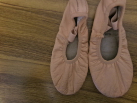Pre-Owned Ballet Shoes DUX Dance Kids 13.5M Man Made Full Sole