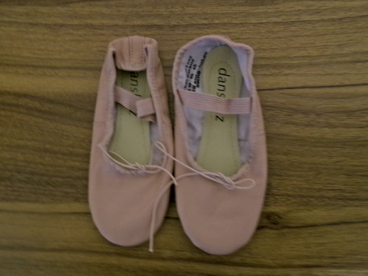 Pre-Owned Ballet Shoes DanzNMotion Child 1W  Leather Single Strap Full Sole
