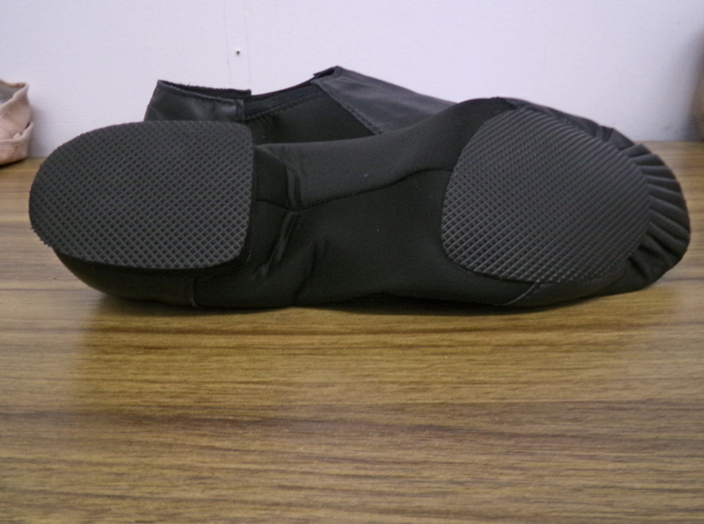Pre-Owned Jazz Shoes So Danca 9M JZ43 Black Kids Pull On Leather Split Sole