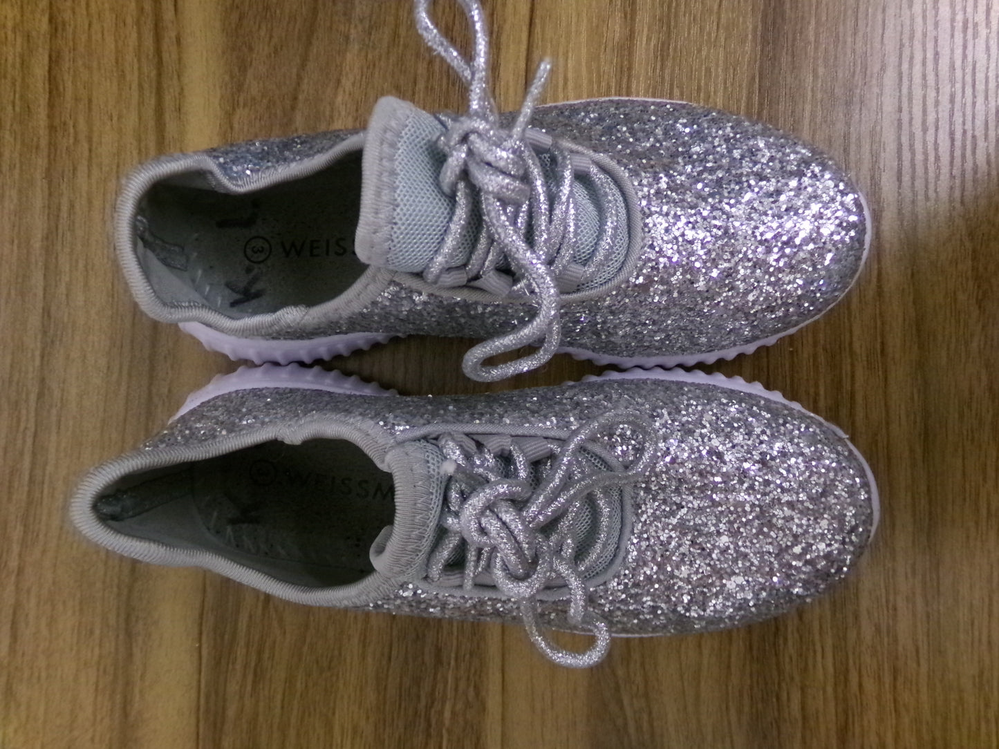 Pre-Owned Hip Hop Trainer by Weissman W350 Silver Sparkle 3M Kids