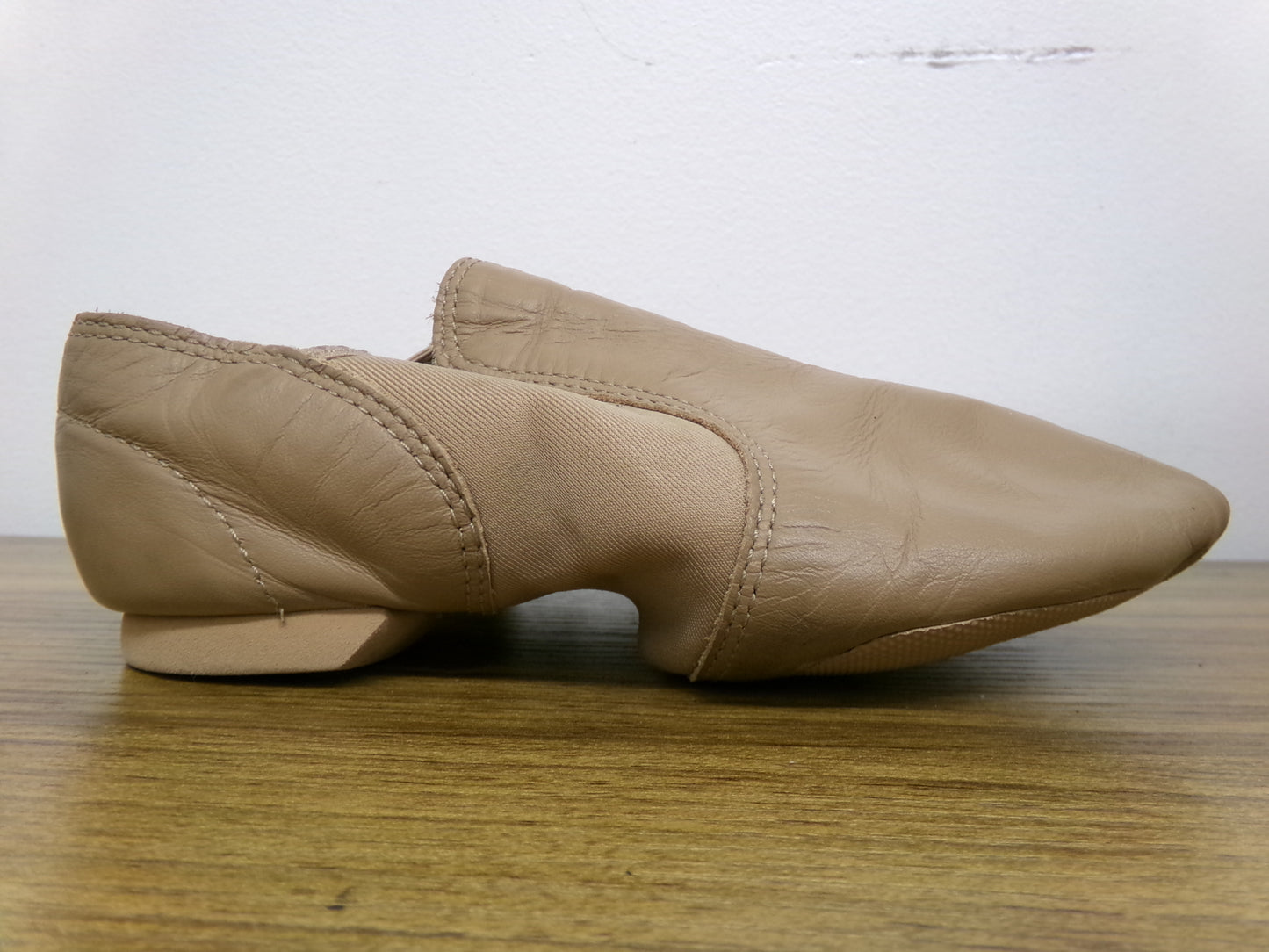 Pre-Owned Jazz Shoes Capezio EJ2 3.5M Tan Leather Split Sole