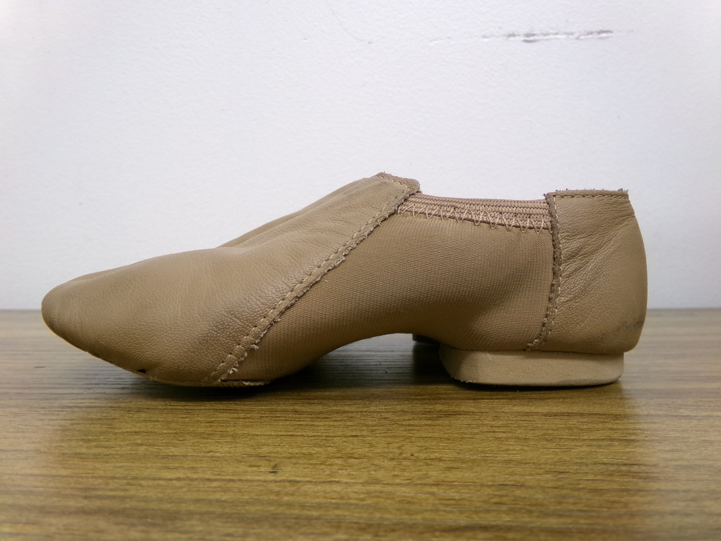 Pre-Owned Jazz Shoes So Danca 11.5 JZ43 Tan Adult Pull On Leather Split Sole