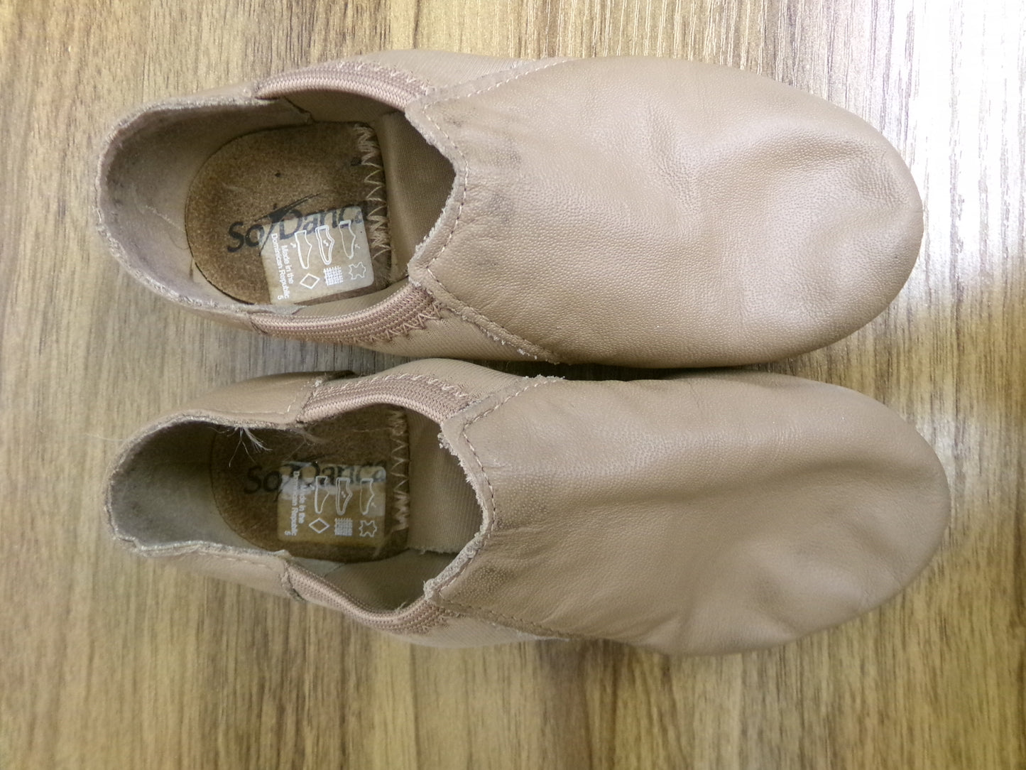 Pre-Owned Jazz Shoes So Danca 11.5 JZ43 Tan Adult Pull On Leather Split Sole