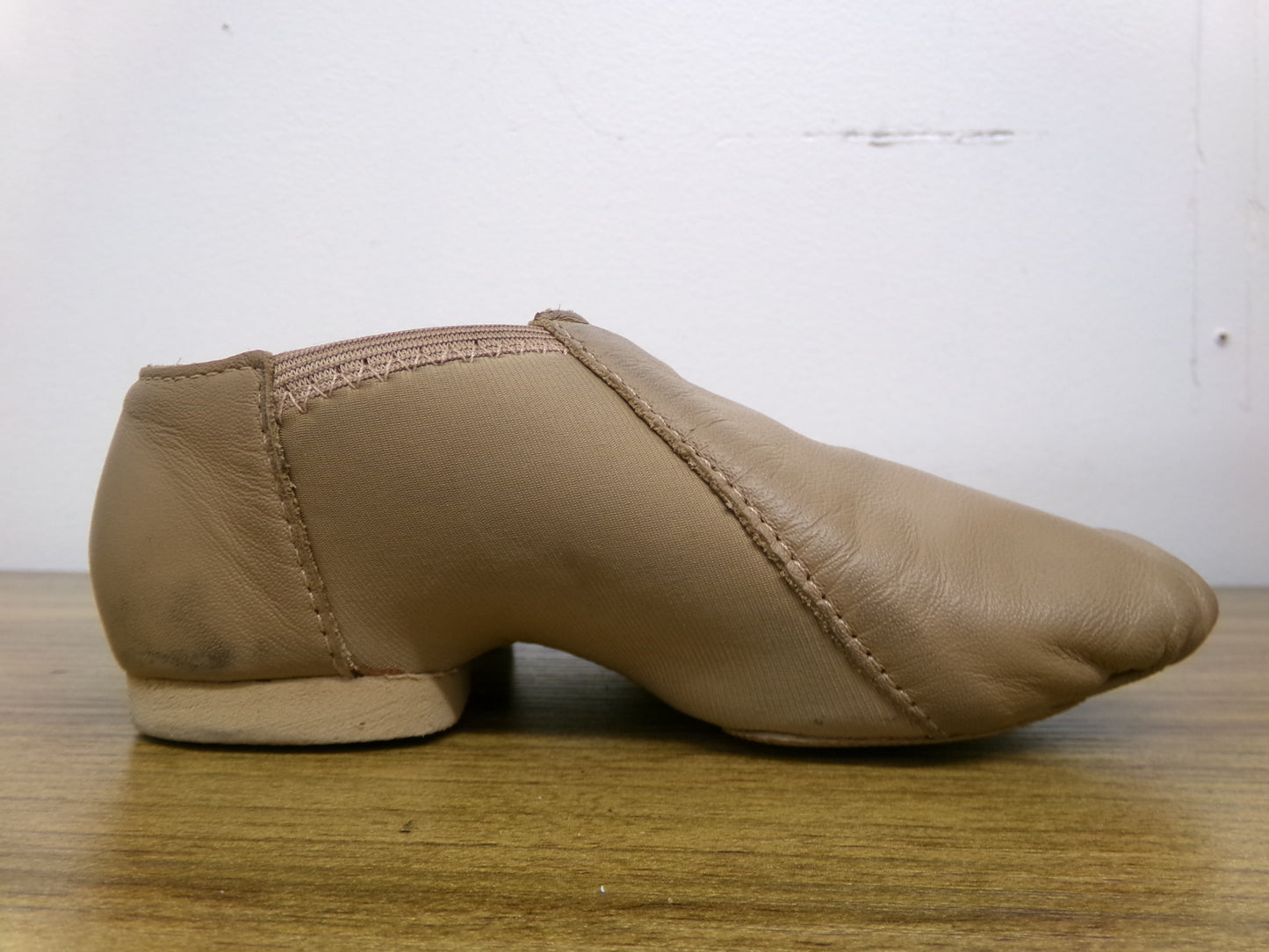 Pre-Owned Jazz Shoes So Danca 12.5 JZ43 Tan Pull On Leather Split Sole
