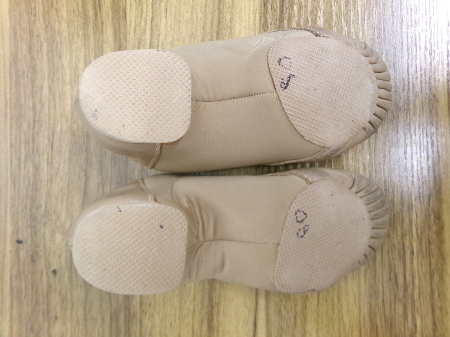 Pre-Owned Jazz Shoes So Danca 12.5 JZ43 Tan Pull On Leather Split Sole