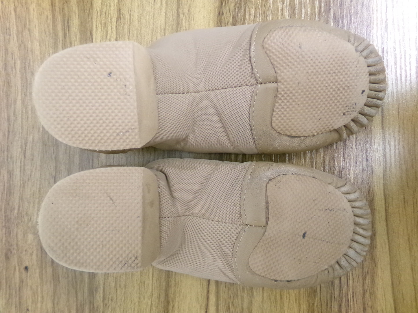 Pre-Owned Jazz Shoes DanzNMotion Kids 5M Slip On Leather Split Sole
