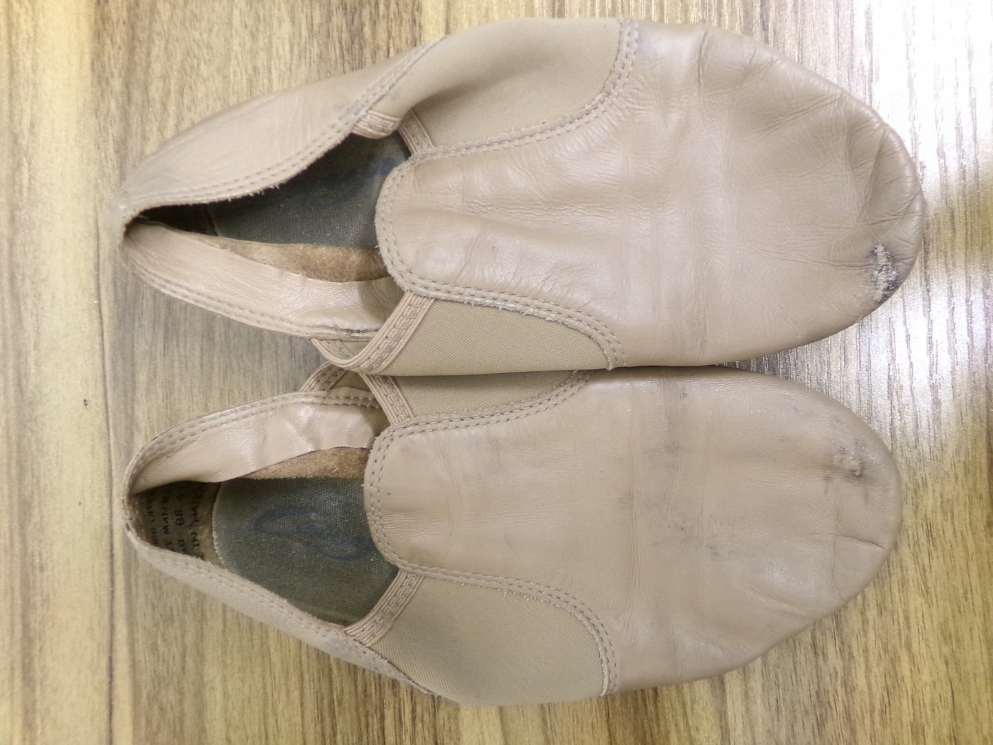 Pre-Owned Jazz Shoes Capezio EJ2 4.5W Tan Leather Split Sole
