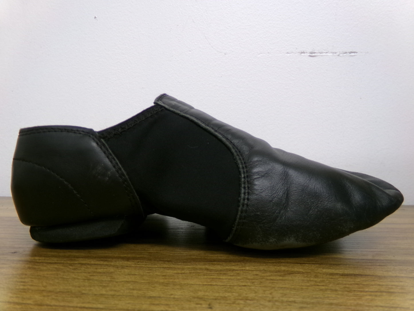 Pre-Owned Dance Shoes Balera Adult 5M Side Elastic Leather Slip On