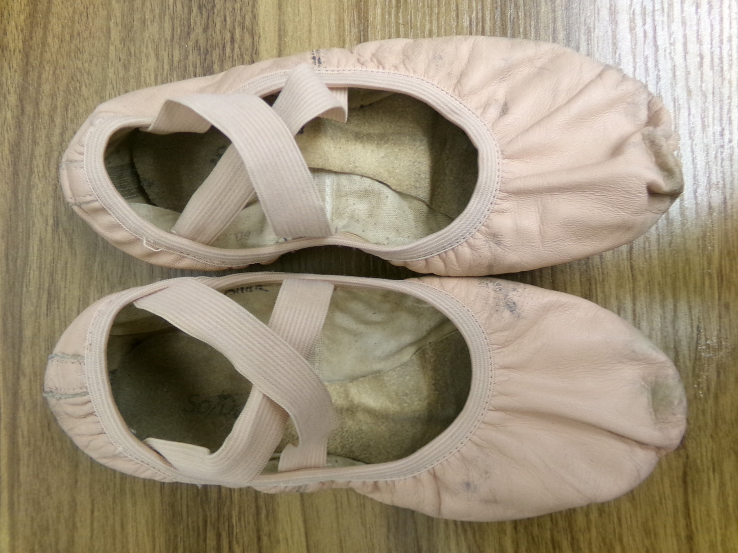 Pre-Owned Ballet Shoes SoDanca Kids 6D Girls Leather Cross Straps Split Sole