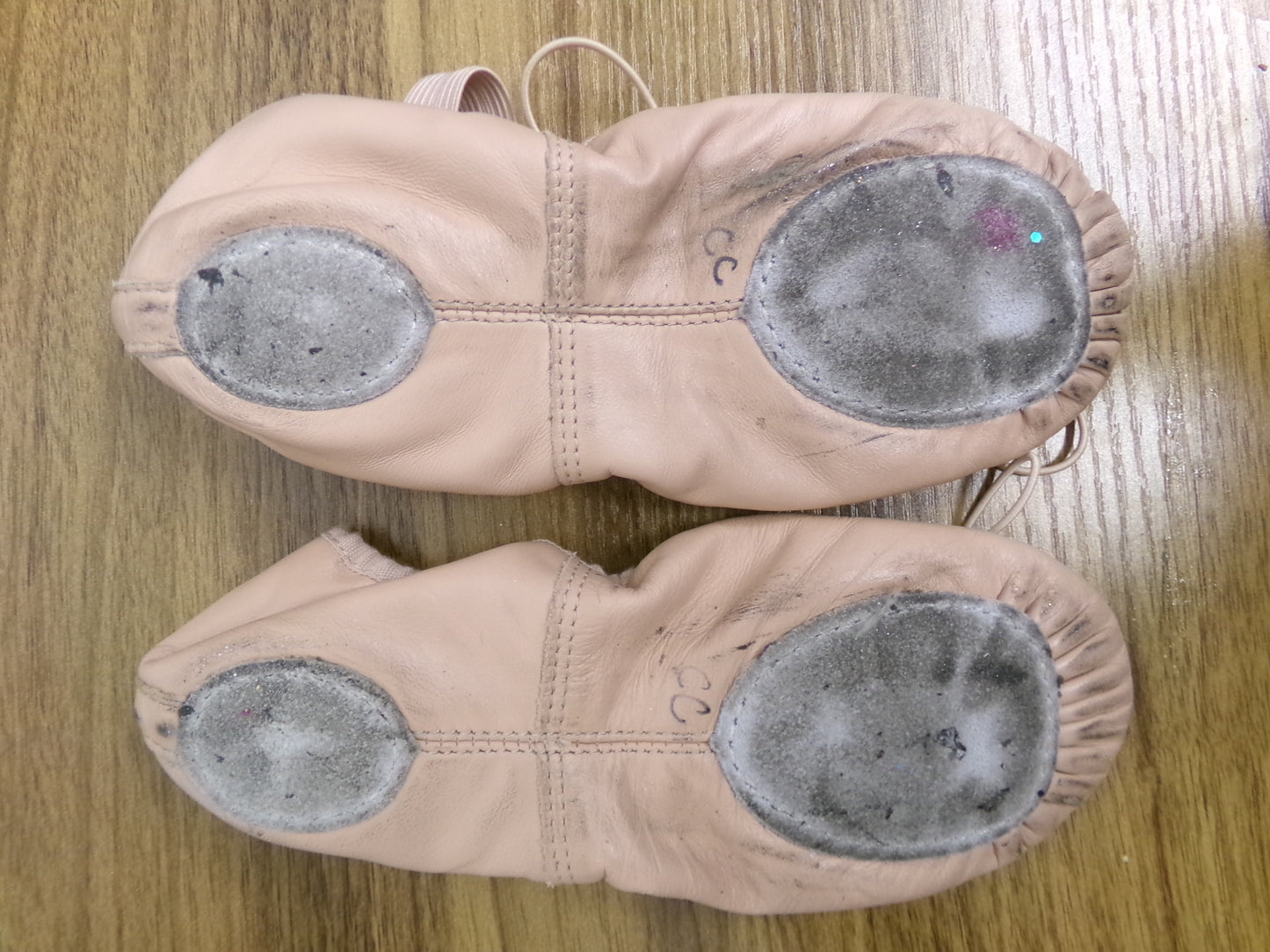 Pre-Owned Ballet Shoes Danshuz Girls 2.5 Leather Single Strap Split Sole