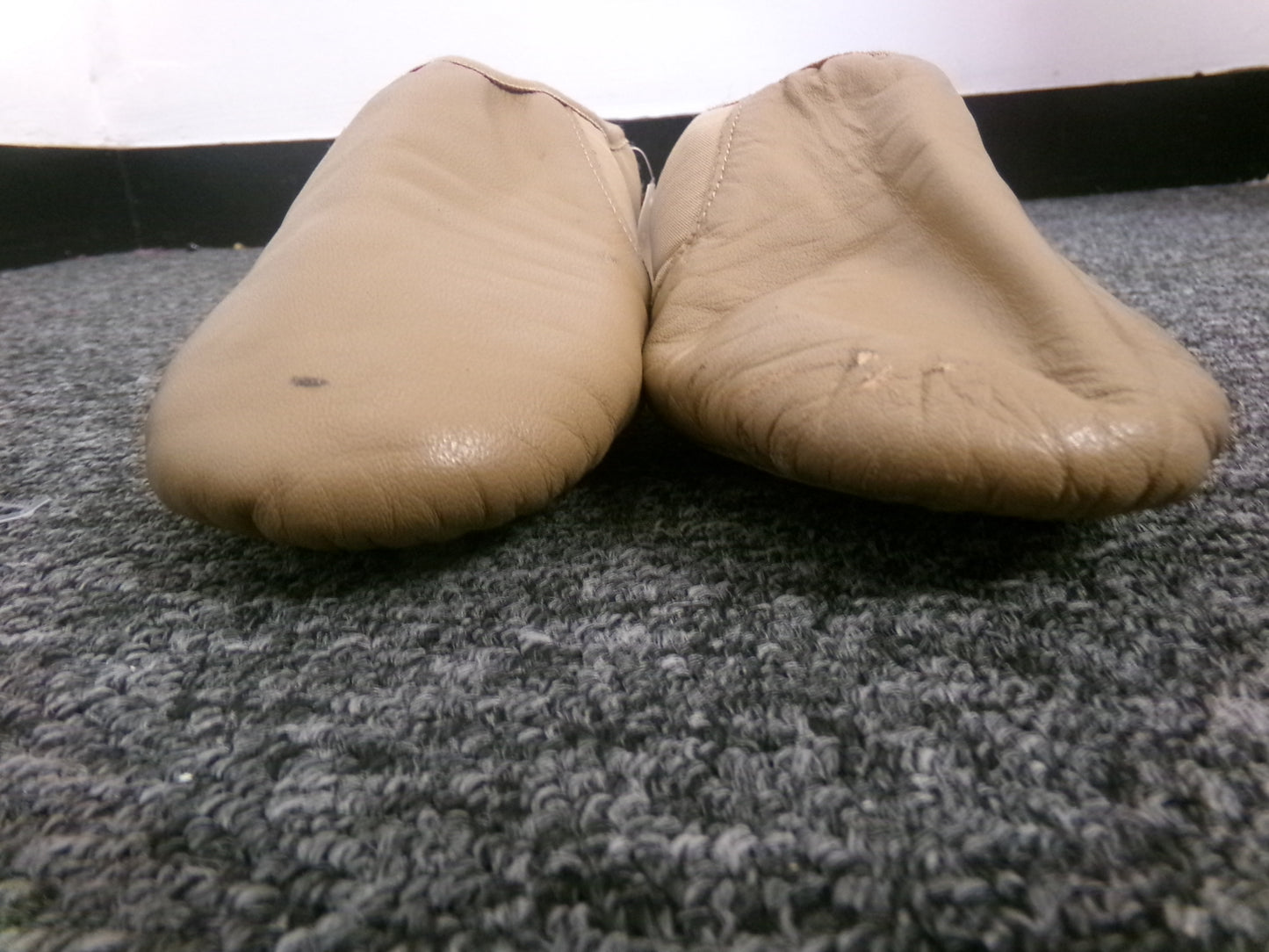 Pre-Owned Jazz Shoes DanzNMotion Adult 8.5M Slip On Leather Split Sole