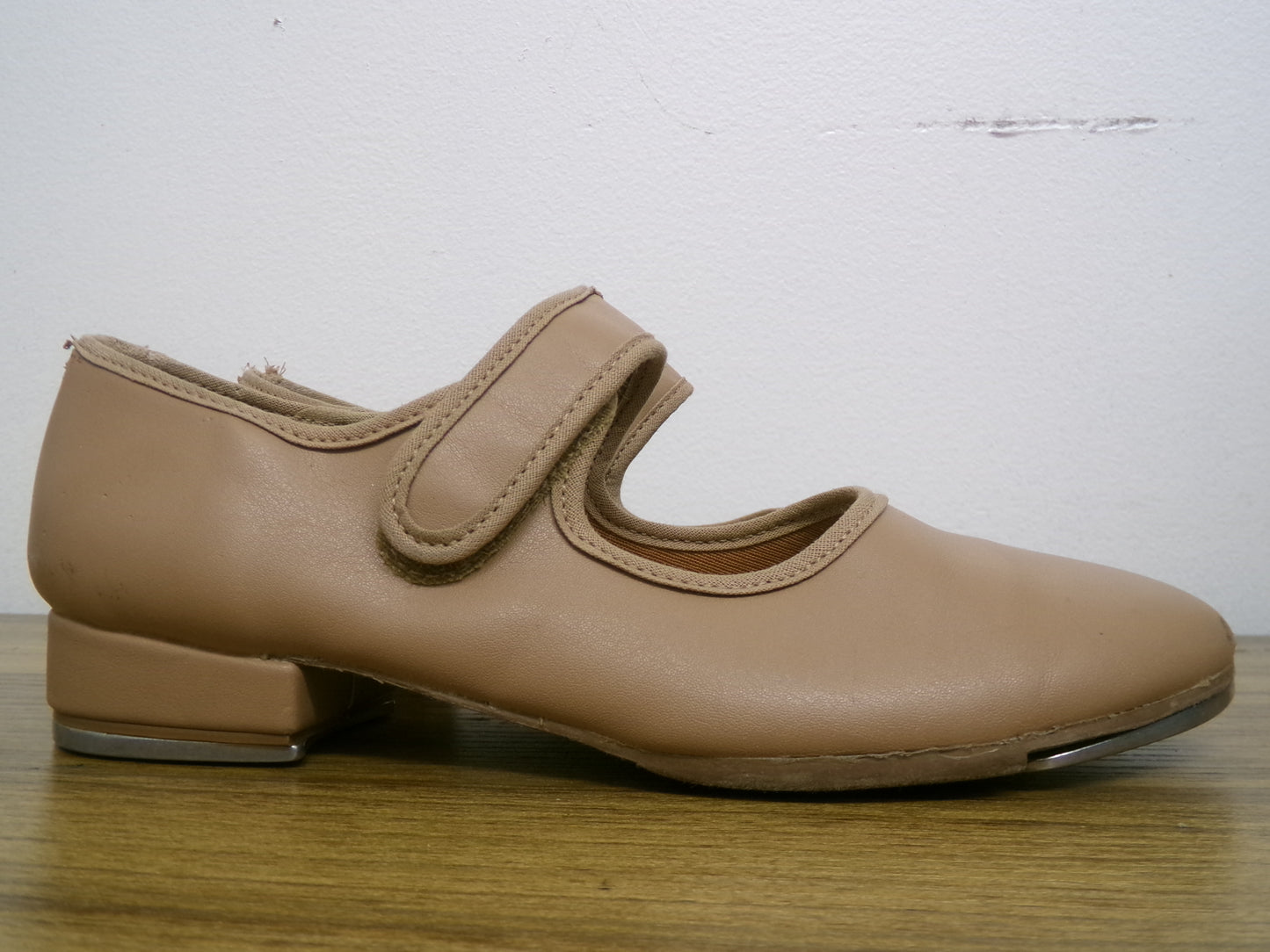 Dance Tan Tap Shoes SoDanca Youth 4M Mary Jane Leather Loop Strap