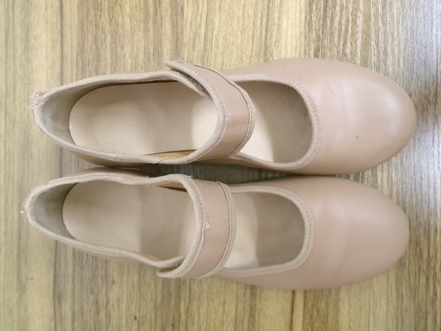 Dance Tan Tap Shoes SoDanca Youth 4M Mary Jane Leather Loop Strap