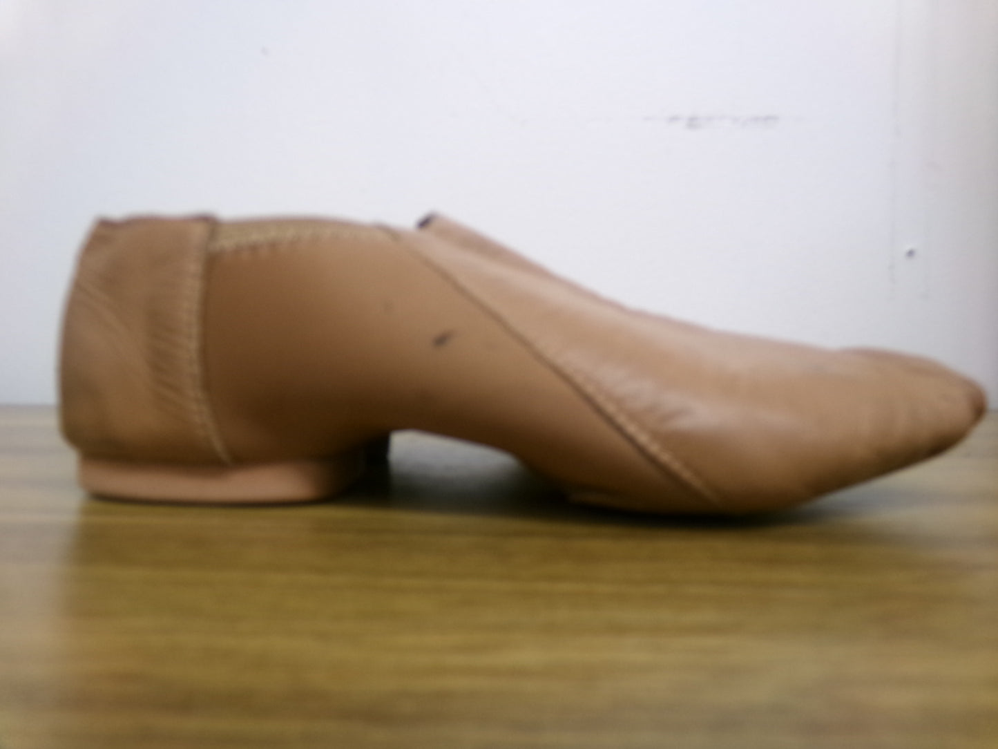 Pre-Owned Jazz Shoes So Danca 6M JZ43 Tan Adult Pull On Leather Split Sole