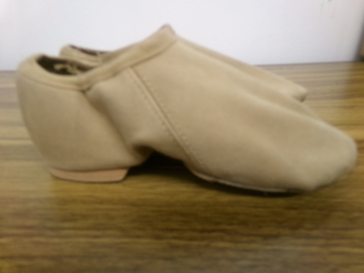 Pre-Owned Jazz Shoes Revolution Tan 7M Adult Canvas Split Sole