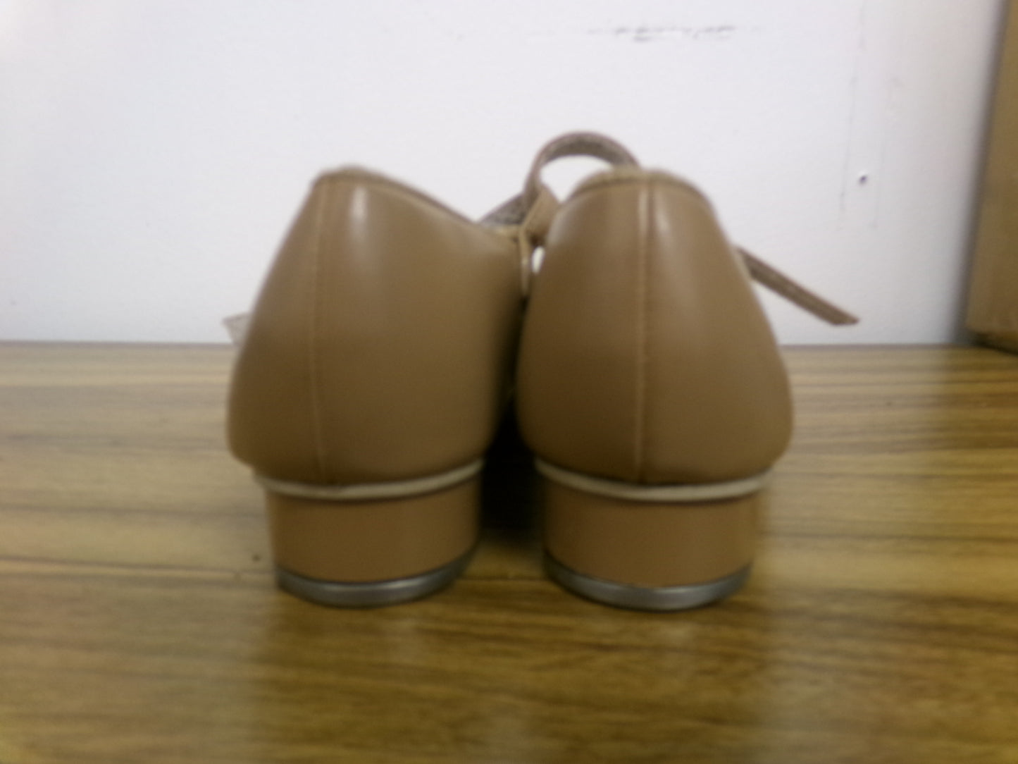 Pre-Owned Tap Shoes Revolution Style 826 6M Adult Mary Jane Buckle Tan