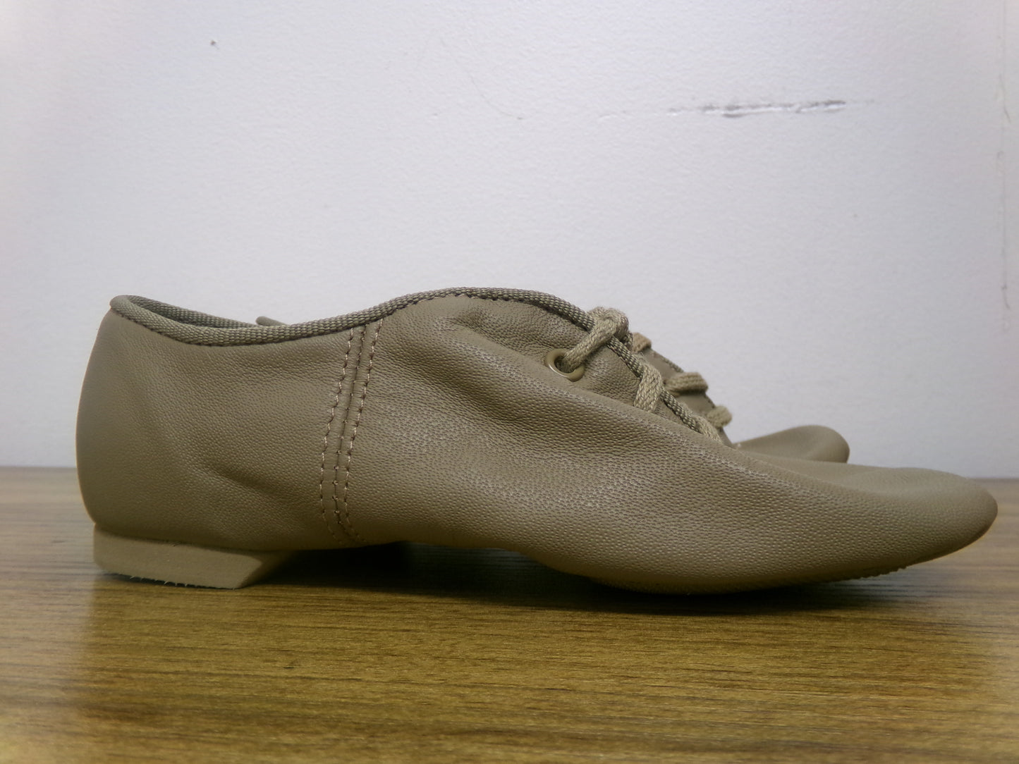 Pre-Owned Jazz Shoes Capezio 12.5 Adult Tan Leather Split Sole Lace Up