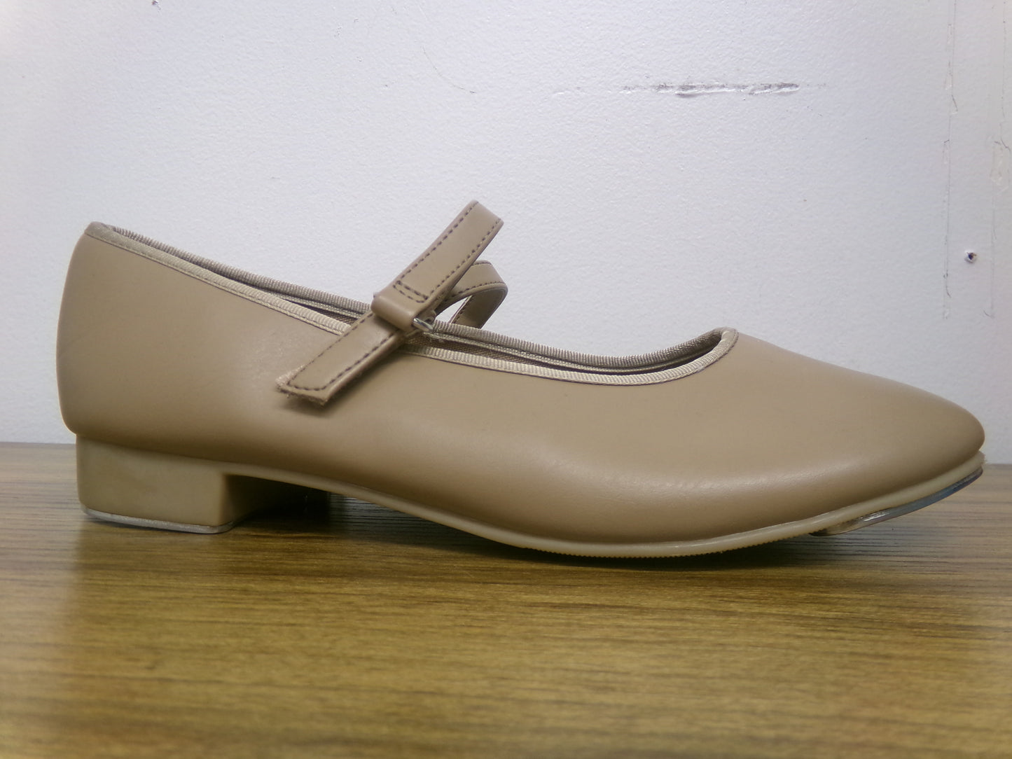 Pre-Owned Tan Tap Shoes ABT Youth 2.5 Mary Jane Patent Leather Loop Strap No Buckle