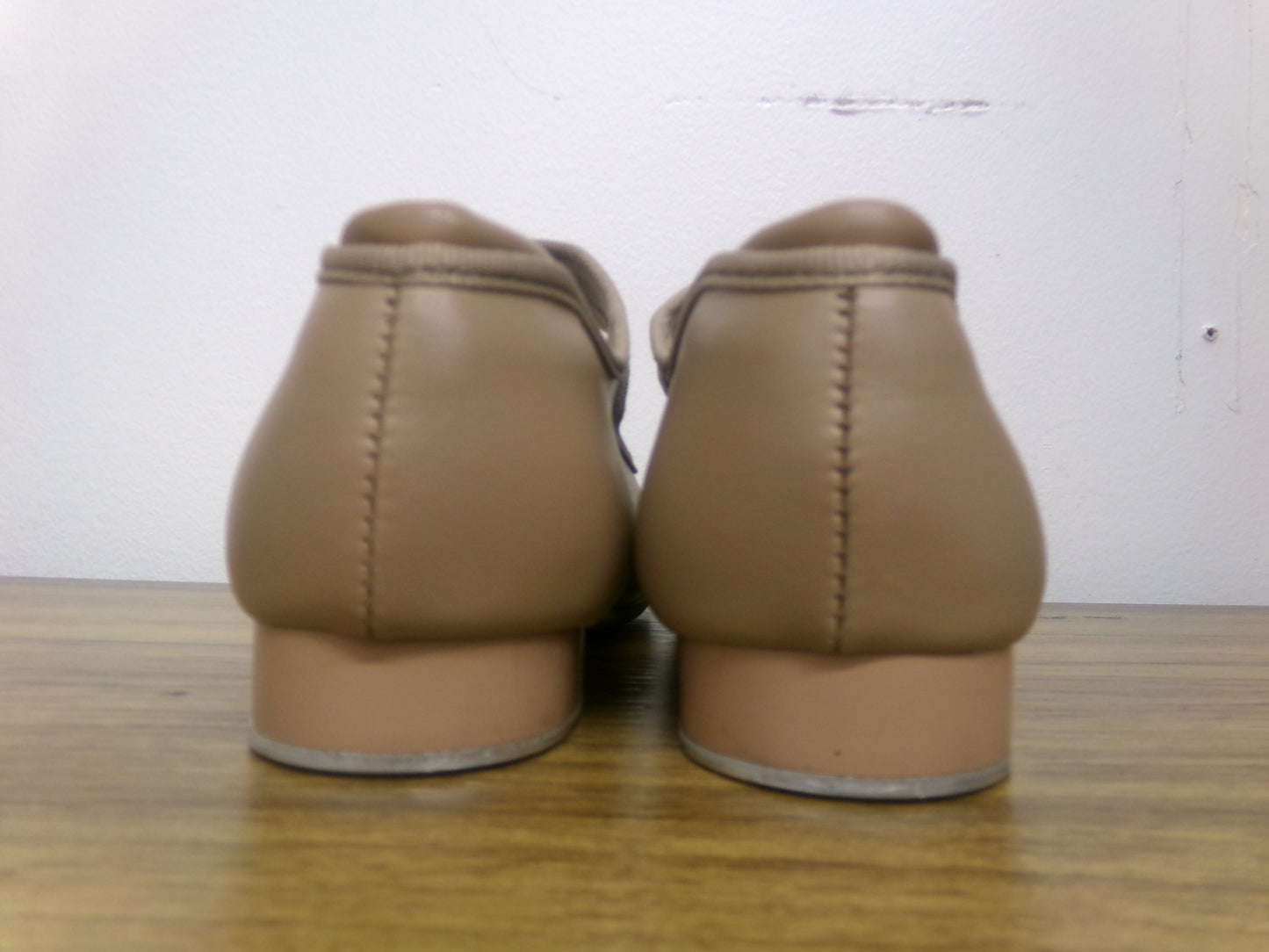 Dance Tap Shoes Danshuz 534 Toddler 2M Tan Mary Jane Easy Strap