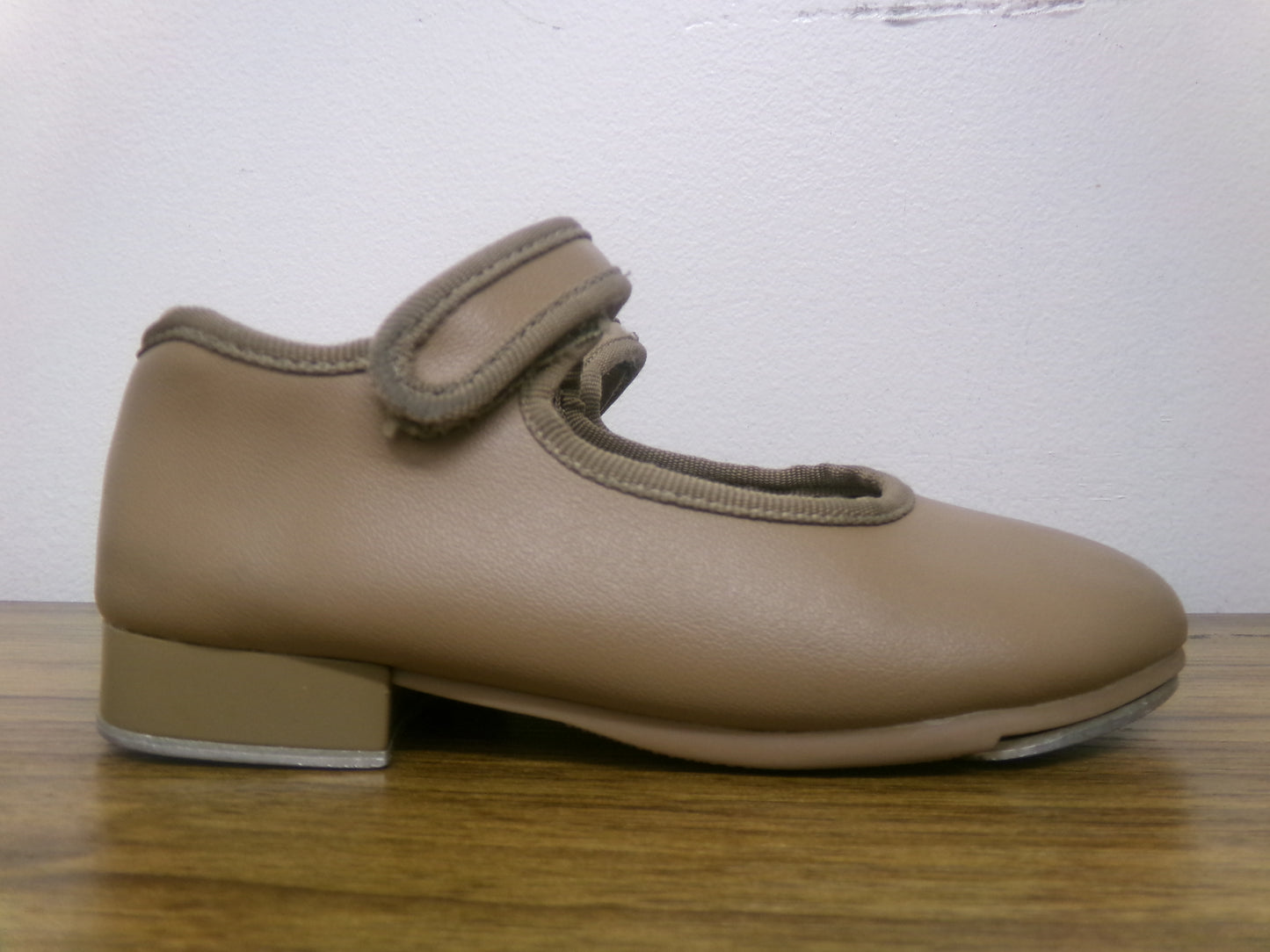 Dance Tap Shoes Danshuz 534 Toddler 8.5M Tan Mary Jane Easy Strap