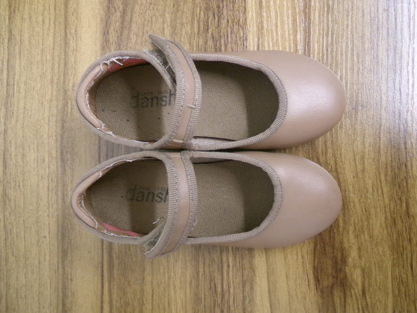 Dance Tap Shoes Danshuz 534 Toddler 8.5M Tan Mary Jane Easy Strap