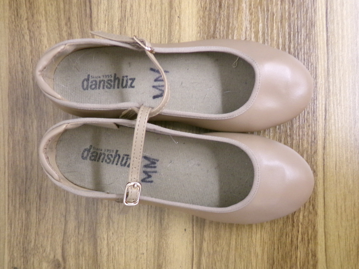 Pre-Owned Tap Shoes Danshuz 753 Adult 2M Tan Mary Jane Buckle
