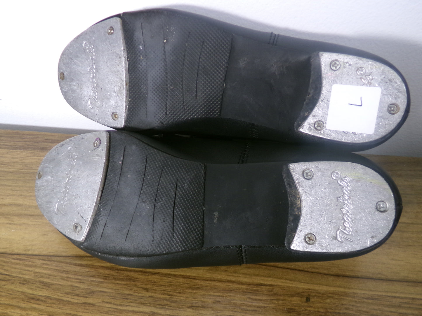 Pre-Owned Slip On Tap Shoes Theatricals Adult 7M Black