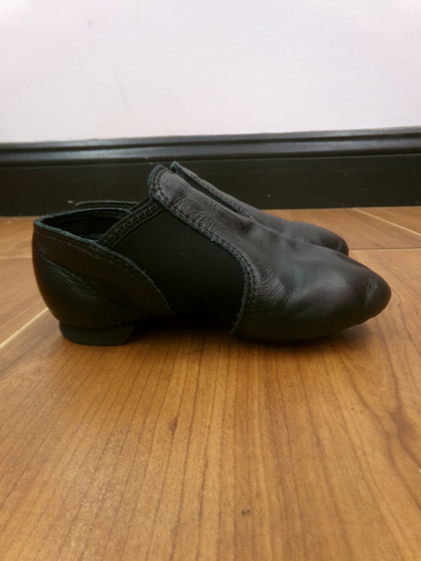 Pre-Owned Jazz Shoes Dance Class Toddler 10M Child Slip On Leather Split Sole