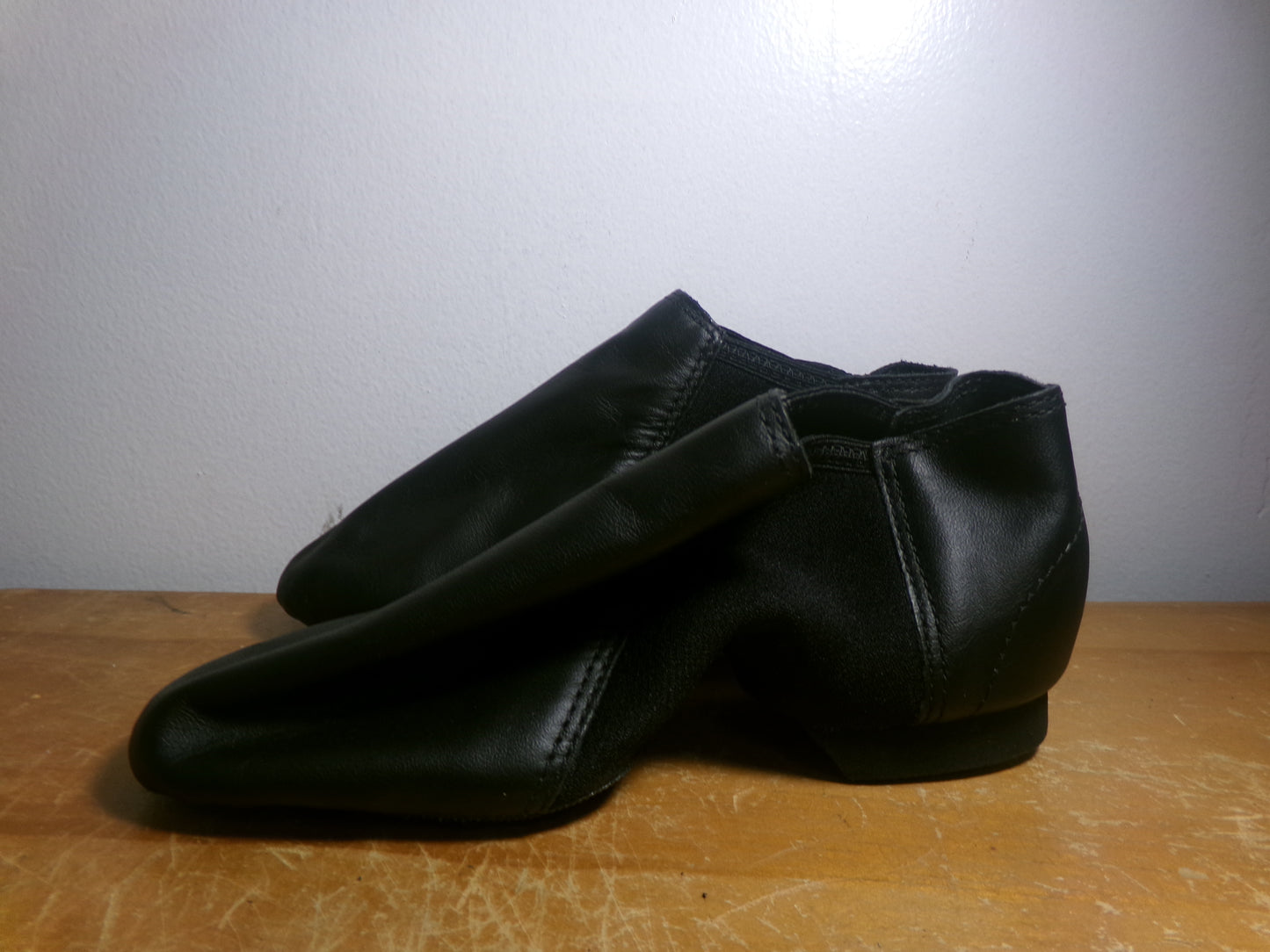 Pre-Owned Jazz Shoes Leo's 5.5M Adult Slip On Leather Split Sole