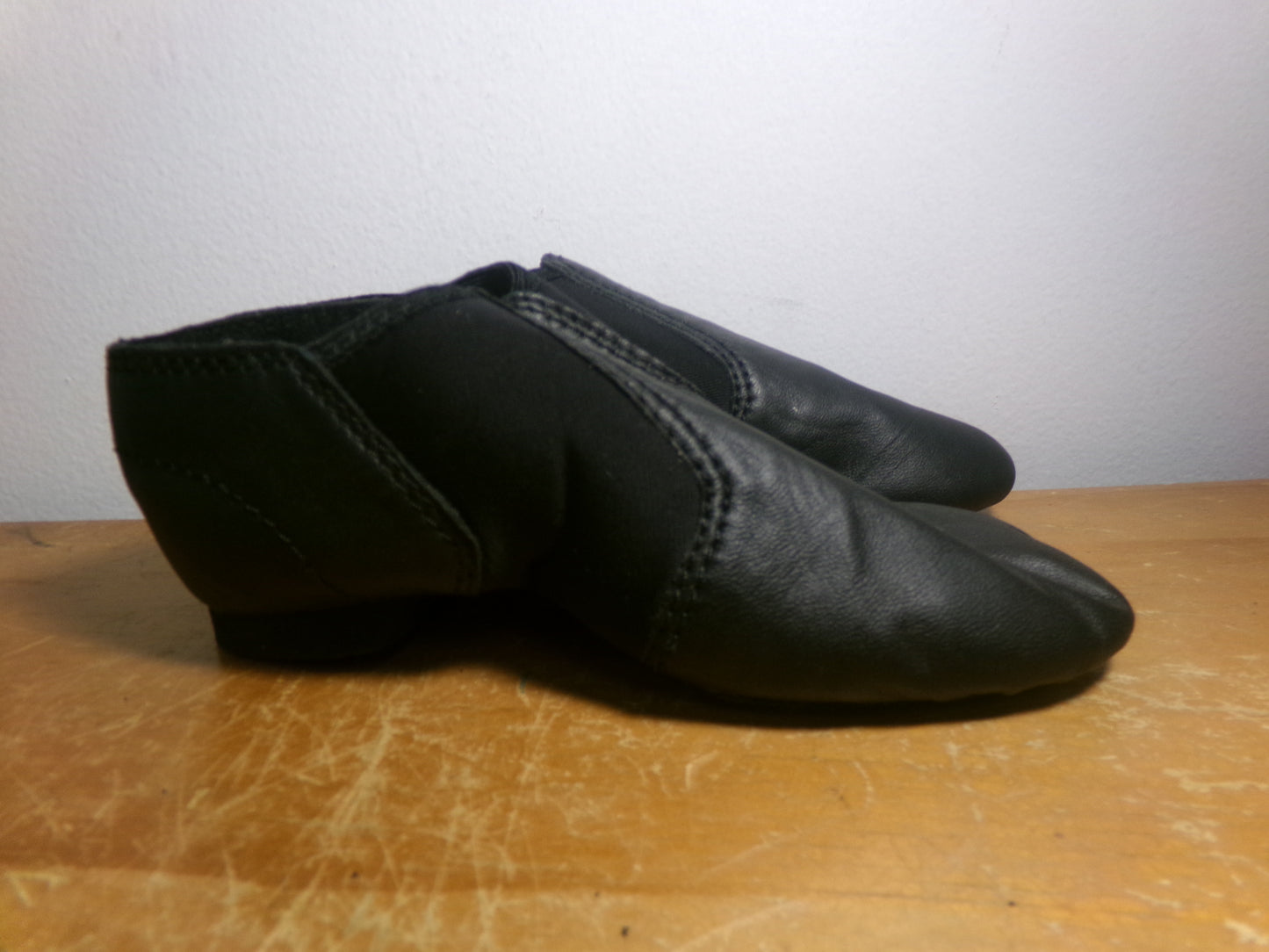 Pre-Owned Jazz Shoes Leo's 5M Adult Slip On Leather Split Sole