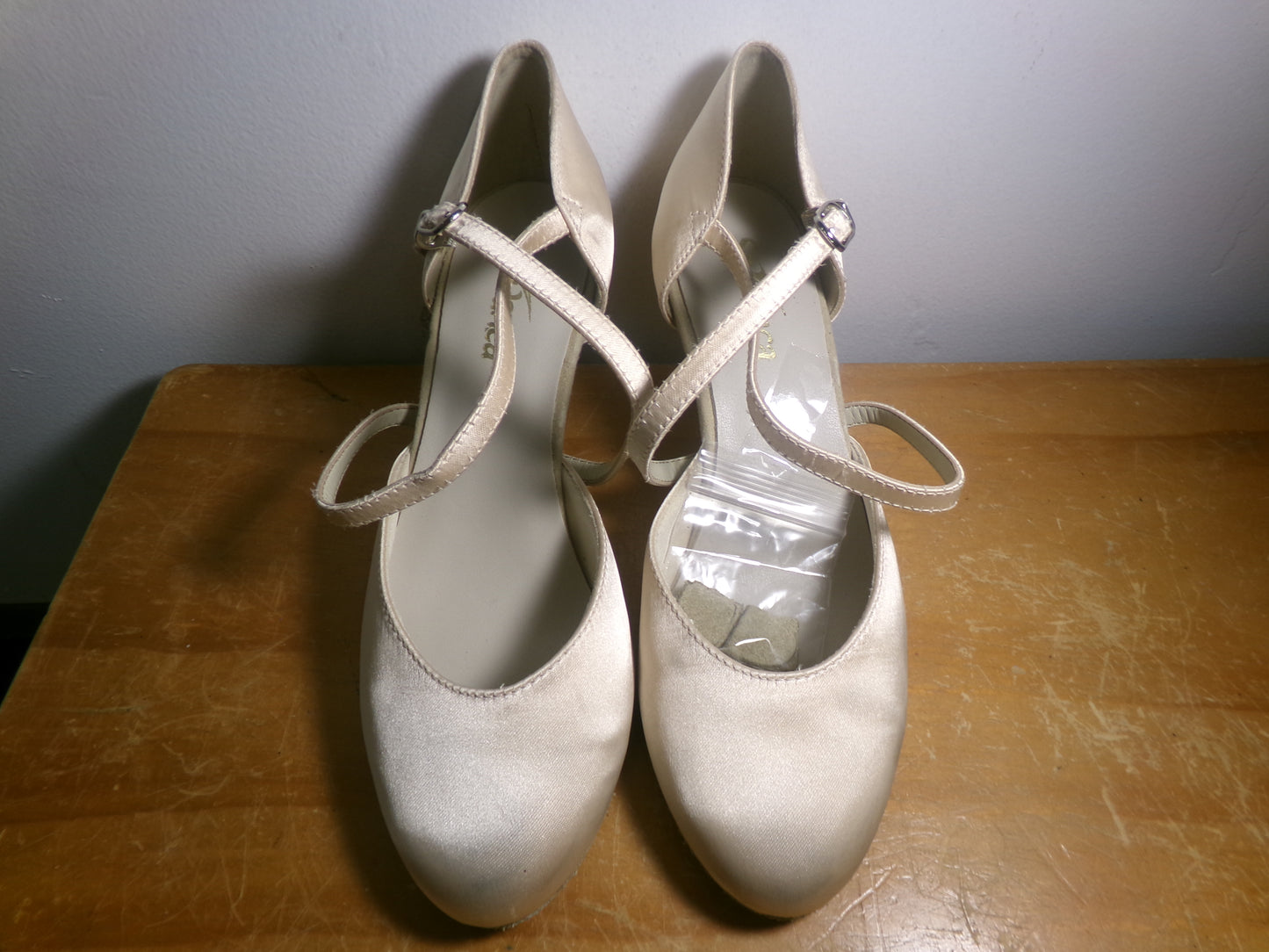 Pre-Owned Ballroom Shoes So Danca BL156 Rebecca Champagne 6M Adult