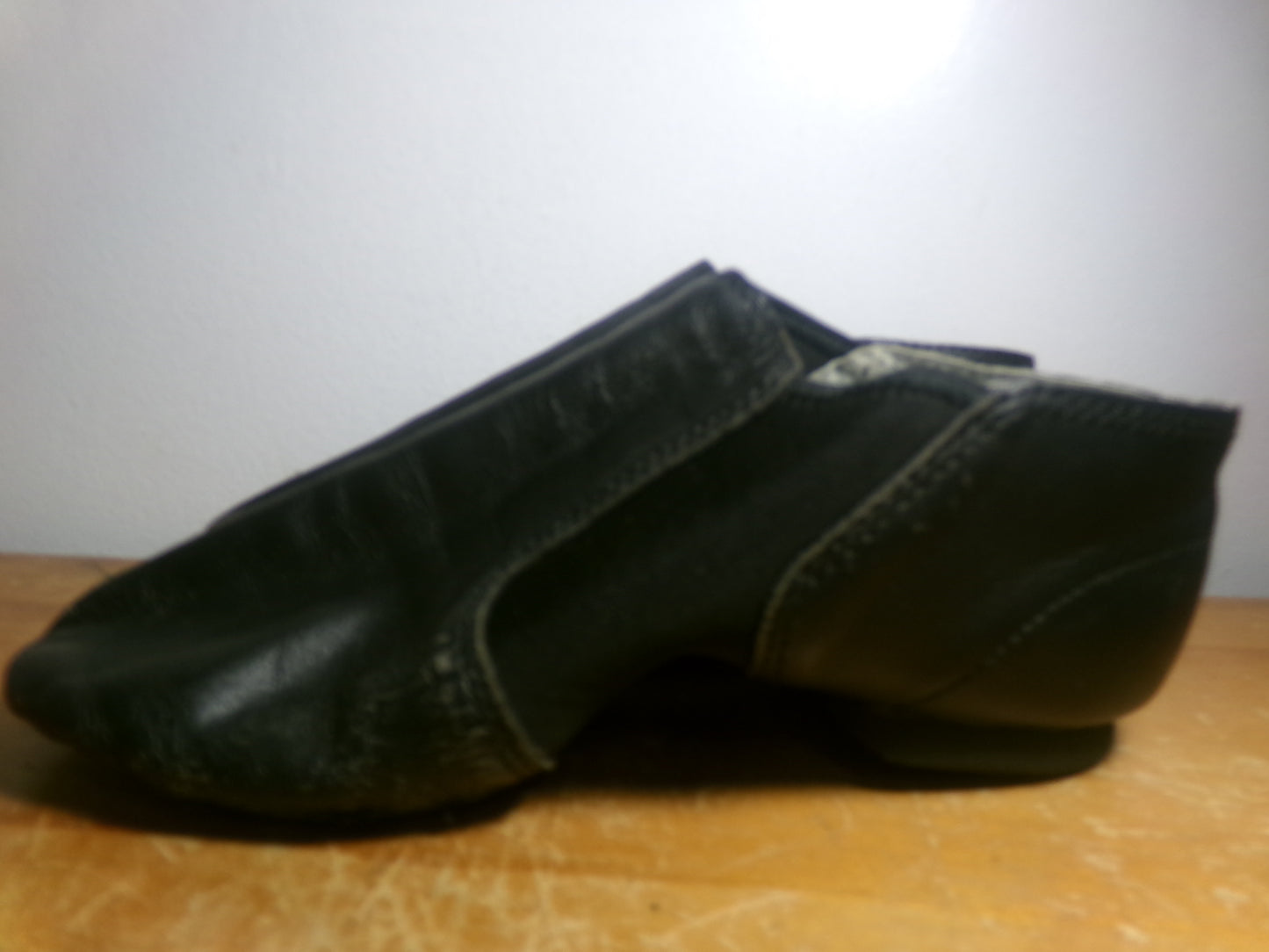 Pre-Owned Jazz Shoes Dance Class Adult 6M Slip On Leather Split Sole