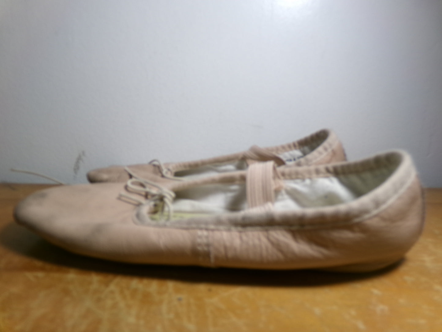 Pre-Owned Ballet Shoes DanzNMotion Toddler 1M Leather Single Strap Full Sole