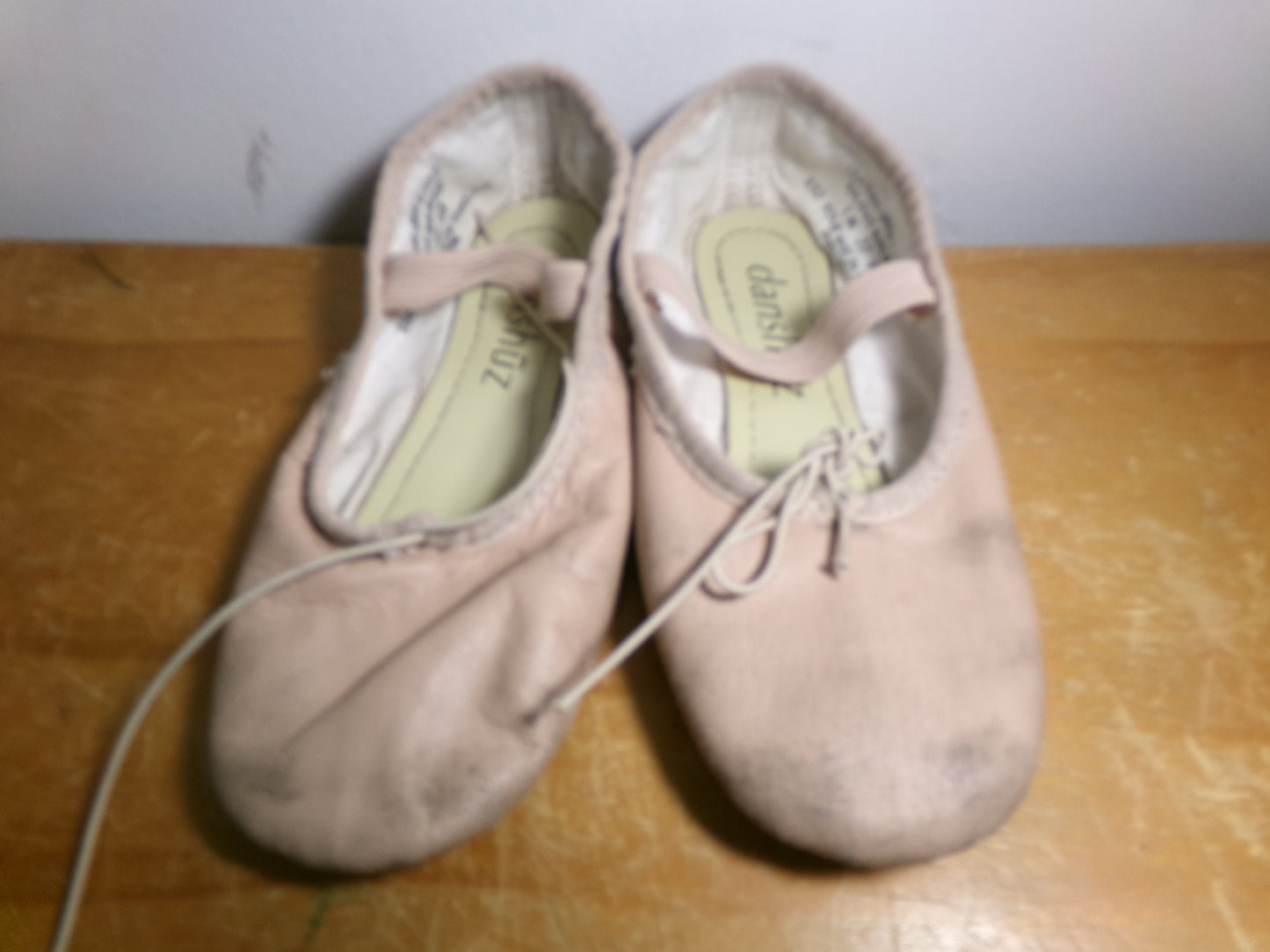 Pre-Owned Ballet Shoes DanzNMotion Toddler 1M Leather Single Strap Full Sole