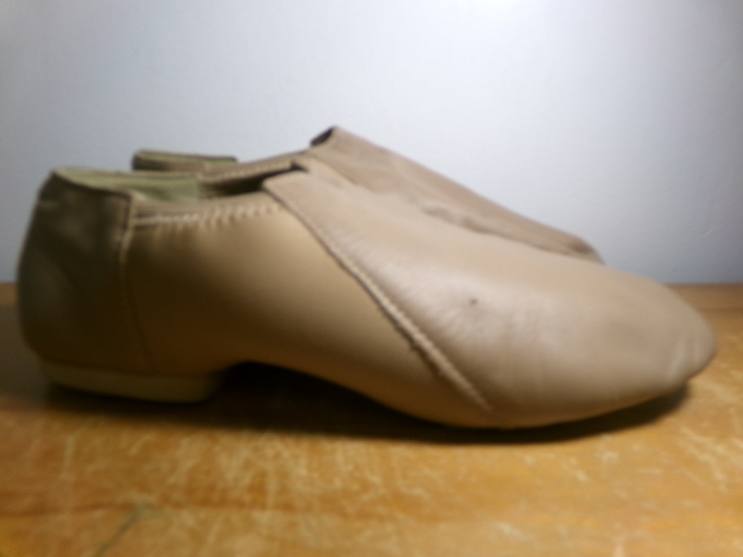 Pre-Owned Jazz Shoes So Danca JZ43 8W Adult Tan Pull On Leather Split Sole