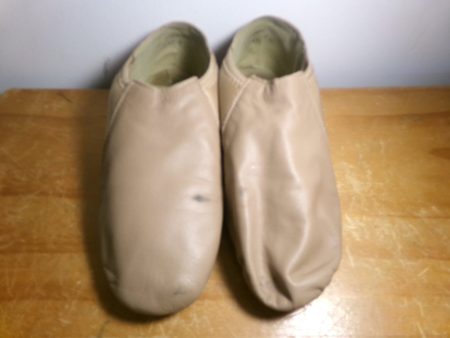 Pre-Owned Jazz Shoes So Danca JZ43 8W Adult Tan Pull On Leather Split Sole
