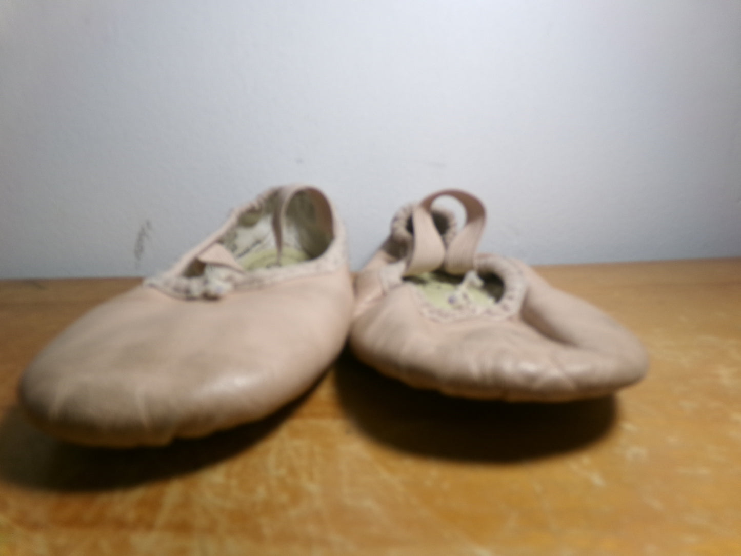 Pre-Owned Ballet Shoes DanzNMotion Toddler 13M Leather Single Strap Full Sole