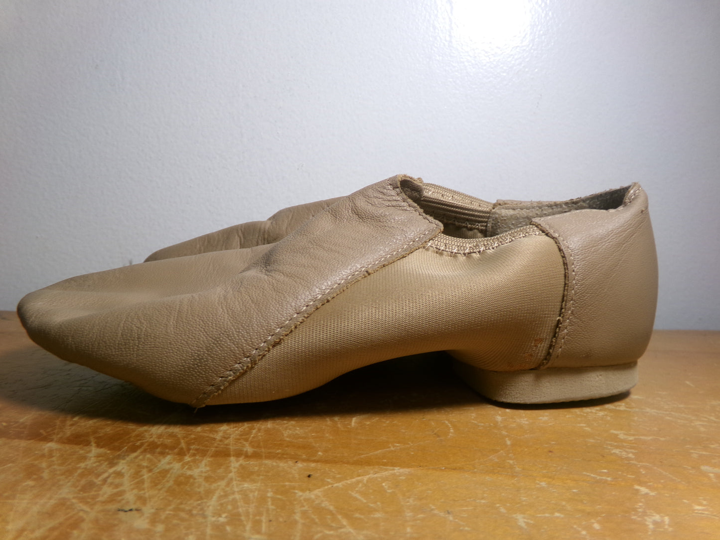 Pre-Owned Jazz Shoes So Danca JZ43 Child 13.5M Tan Pull On Leather Split Sole