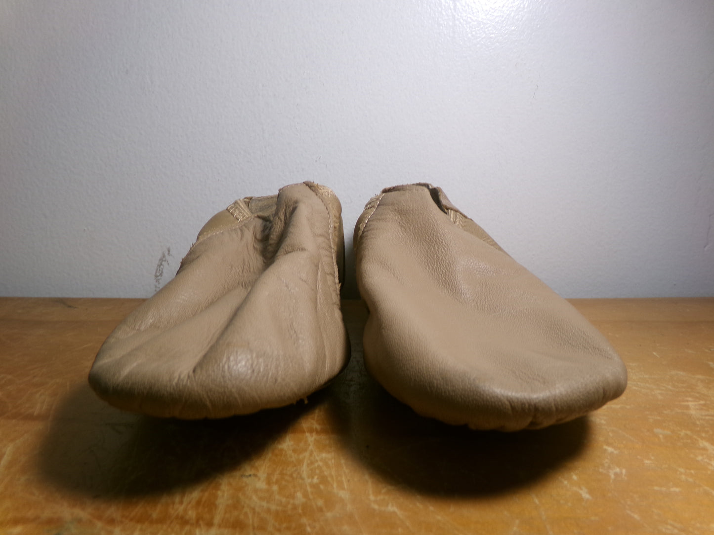 Pre-Owned Jazz Shoes So Danca JZ43 Child 13.5M Tan Pull On Leather Split Sole
