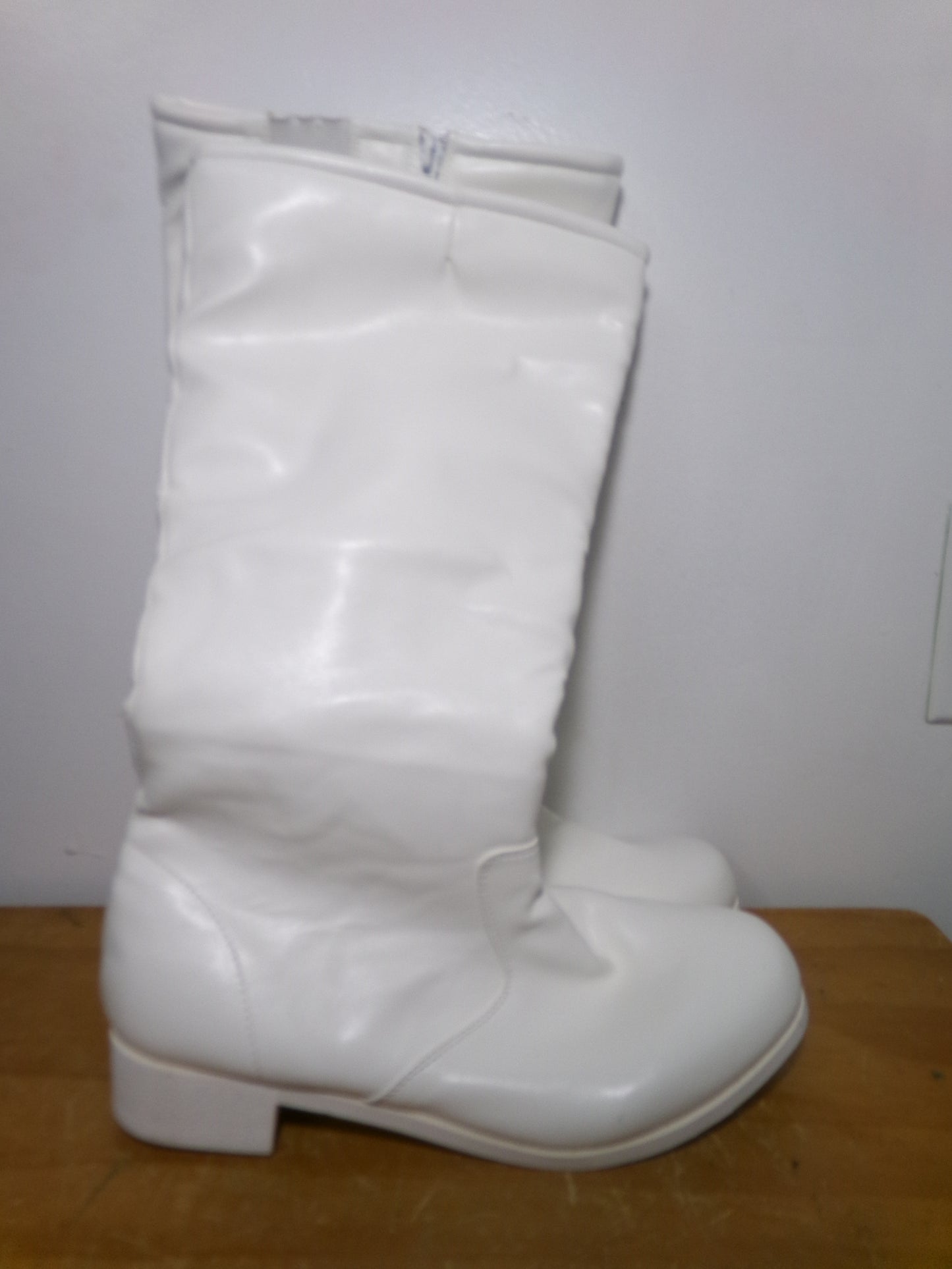Pre-Owned Parade Shoes Gotham 9.5M Knee High Zip Up Rubber Soles