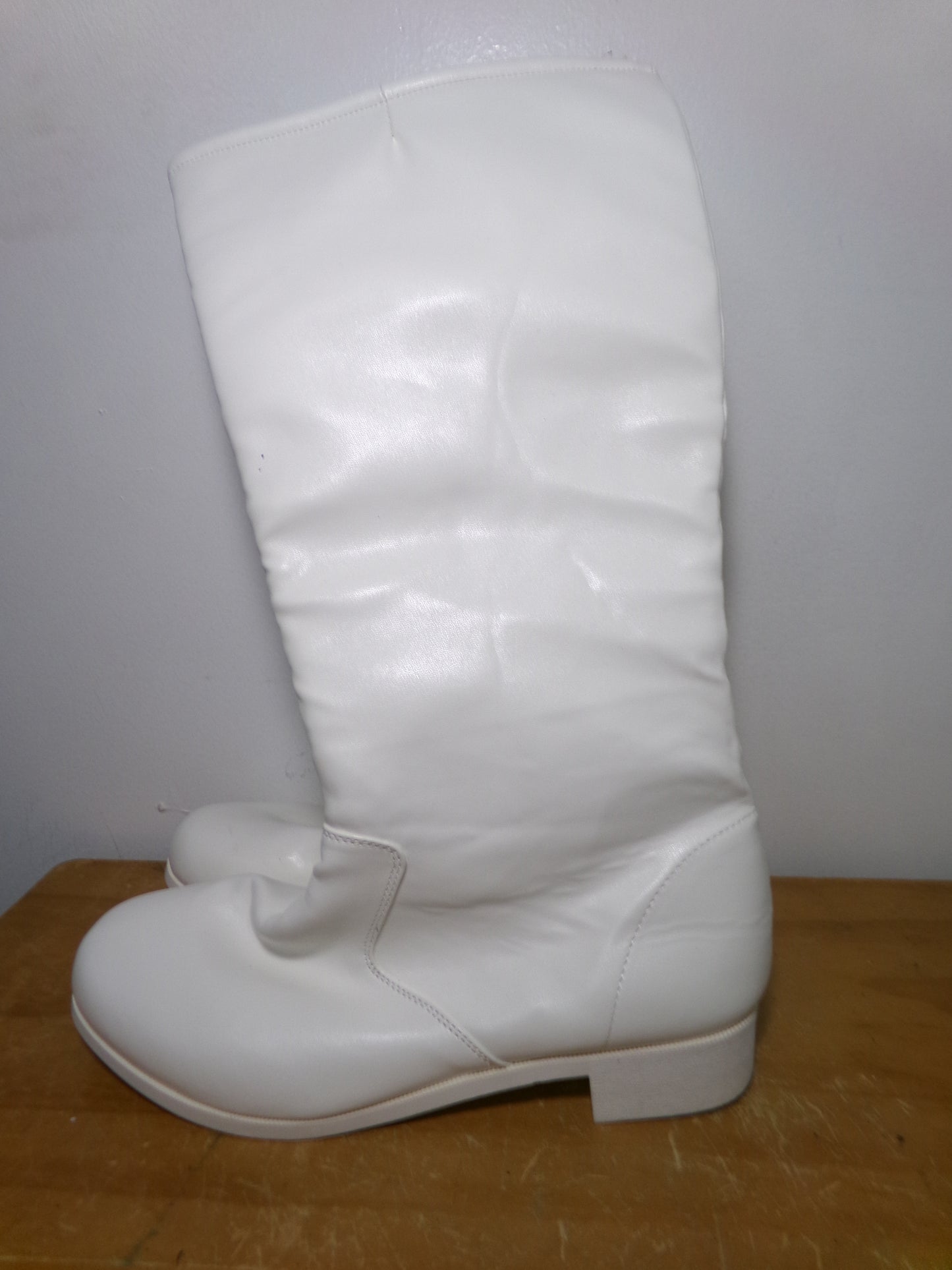 Pre-Owned Parade Shoes Gotham 9.5M Knee High Zip Up Rubber Soles